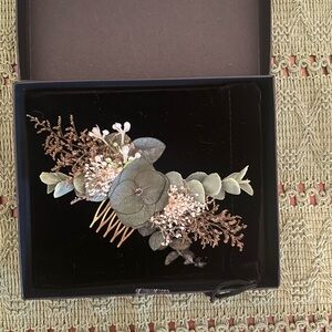 Elegant Floral Hair Comb